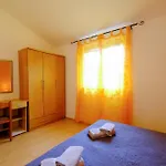 Antonac Apartment *